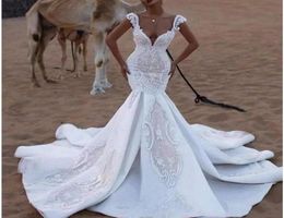 2022 Mermaid Wedding Dress Saudi Arabia Applique V Neck Lace Bridal Gowns Beach Sweep Train Backless Bling Long Dresses5199361