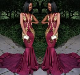 Sexig druva Afrika klänningar Deep V-ringen ärmlös prom med guld Applique Mermaid Style Sweep Train Custom Made Formal Bowns