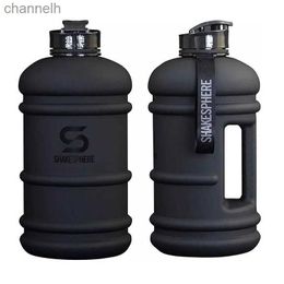 Water Bottles 2200Ml Outdoor Large Capacity Plastic Travel Cold Water Cup Portable Sports Bottles Fitness Gym Protein Shaker Sport Bottle yq240320
