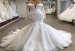 2019 Sexy White Lace Mermaid Wedding Dress Vintage Bohemian Beach Appliqued Long Sleeve Bridal Gown With Feathers Plus Size Custom5832969