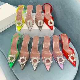 Amina Muaddi Décolleté in PVC Sandali di design di lusso Scarpe eleganti da donna 9,5 cm Scarpe da festa Fibbia impreziosita da cristalli Suola in vacchetta Ripristina perfettamente le scarpe da donna con scatola