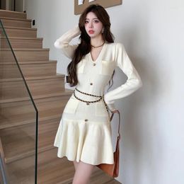 Casual Dresses QW 2024 Autumn And Winter French Solid Colour Waist Tight Slimming Sense Of Design Long Sleeve Knitted Sweater Dress