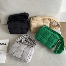 Sell Shoulder Bags Autumn Winter Designer Handbags Wide Shoulder Strap Student Crossbody Tote Bag Woven Single For Mother Child Designer Bag 240311