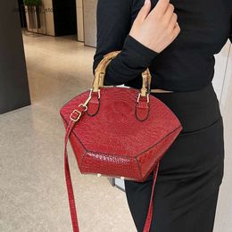 Wholesale Retail Brand Fashion Handbags Crocodile Pattern Light Luxury One Shoulder Bag for Women Early Autumn New Large Capacity Bamboo Knot Handheld Shell