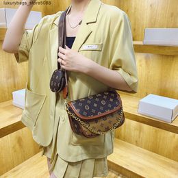 Factory Sells Branded Designer Handbags Online at 75% Discount High End Handbag New Nurse Bag Fashionable and Shoulder Chain Color Contrast Trendy Diagonal