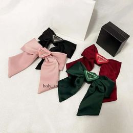 Luxury Brand Designer Hair Clip Clasp High Horsetail Fixed Hair Clasp Inverted Triangle Mark P Letters Spring Clamp Top Clamp Hair Ornam 5090