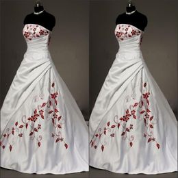 White Satin Red Embroidered Wedding Dresses Plus Size Ball Gown For Bride 2022 Strapless Laceup Pleats Draped Vintage Wedding Gow7435762