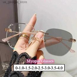 Sunglasses Sunglasses Luxury Diamond Cut Pochromic Glasses Unisex Rimless Square Finished Myopia Women Trendy Fashion Near Sight Eyewear Y240321