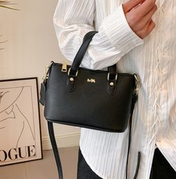 Spring Designer Carriage Shopping Bag Versatile Fashion Shoulder Bag Messenger Bags Handbag Wholesale