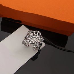 Anello di gioielli di design classico Anello di diamanti di moda smalto da donna da uomo con lettera di design anello da donna per feste di nozze regali per sposi