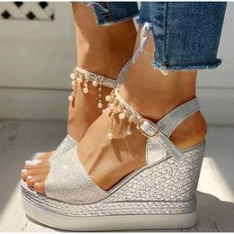 Dress Shoes 2024 New Women Wedge Sandals Summer Bead Studded Detail Platform Buckle Strap Peep Toe Thick Bottom Casual LadiesSG84 H240321