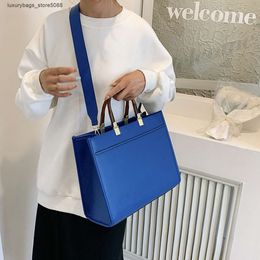 Factory Brand Designer Sells 50% Discount Women's Handbags Online Large Capacity Briefcase New Version Fashionable Busins Commuting Shoulder Tote Bag