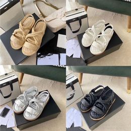 Designer Shoes Straw Tied Slippers Flat Bottomed Rubber Anti Slip Beach Sandals Women Shoes Soft Sole Innovative Strap Design
