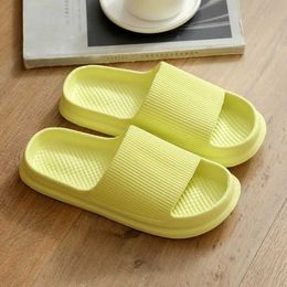 Slippers Summer Men 2023 Sandals Women EVA Soft Bottom Indoor Home Slides Light Beach Shoes Male Flip Flops Big Size 45010N84 H240322
