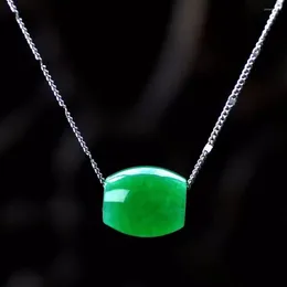 Pendant Necklaces Transport Beads Vintage Jewellery Gift Emerald Green Korean Style Female Necklace Agate Clavicle Chain Jade