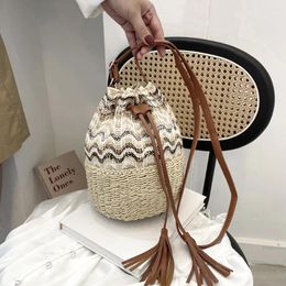 Evening Bags Women Straw Crossbody Bucket Bag Woven Drawstring Tassels Underarm Fashion Handmade Simple Casual Beach Purse