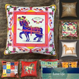 Fashion Luxury Exquisite Duplex Printing Living Room Pillows Netherlands Velvet Horse Leisure Decoration Square Cushion Lumbar Pillow with Core