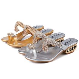 Top Rhinestone Sandals For Womens Summer Thick Sandles Heels Versatile Fashion Toe Flip Flop Sandal 240228