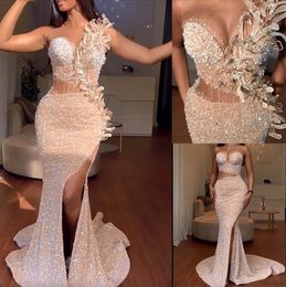 Wunderschöne sexy Meerjungfrau-Abendkleider mit Pailletten, Illusion, herzförmiger Träger, trägerloses Kleid, Sweep-Zug, Partykleid, Robe de Soiree, maßgeschneidert