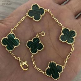 Clef Cleef Four Leaf Clover Bracelets 2024 Luxury Designer Charm Bracelet Clover Pearl 4 Pieces 18k Gold Necklace Earrings Wedding Laser Brand Brace