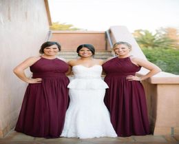 Elegant Burgundy Plus Size Chiffon Long Bridesmaid Dresses Halter Neckline Pleat Zipper 2019 Maid of Honour Gowns Evening Formal Dr4677357