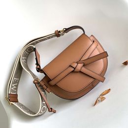 Shoulder Bag Women Luxurys Designer Handbag Mini Saddle Black Brown Flap Genuine Leather Crossbody Bags 20231215ess