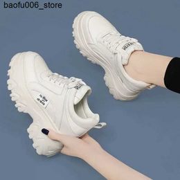 Casual Shoes White and black short chubby sports shoes for women spring autumn thick soled dad fashionable PU leather platform 2024 Q240320
