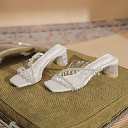 Neue Zehensandalen für Frauen mit dicken Sandalen und quadratischen Strasssteinen mit hohem Absatz für den Sommer von eleganten Schuhen 240228
