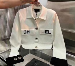 Chanells Designer Jeans Women Jackets Womens Top Quality Lapel Polo Long-Sleeved Cardigan Fashion Chest Pocket Slim Fit White Embroidery Printed Metal 46Ll#