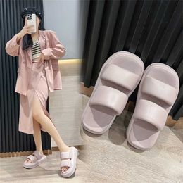 Novos chinelos ao ar livre para mulheres com elasticidade de alta qualidade solas grossas deslizamento respirável sandálias eva 240228
