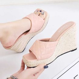 Dress Shoes Big Size Womens 2021 Summer New Square Head Slippers Hemp Rope Straw Bottom High Heels Platform Wedges Multicolor Sandals H2403252