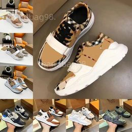 Designer Sneakers Luxury Brand Casual Shoes Man Women Running Shoes Leather Vintage Classic Plaid Trainer Sneakers Berry Stripe Shoes