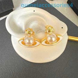 Designer Luxury Brand Jewellery Western Empress Dowagerearring Fashion Saturn Pearl Advanced Sense Womens French Simple Earrings Silver Needle