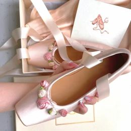 Flats 2023 NEW Classic Silk Ballet Shoes Ribbon Lace Up Ballet Shoes Women Square Toe Rose Flower Elegant Valentine Flats Pink Apricot