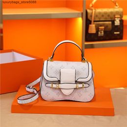 Factory Sells Branded Designer Handbags Online at 75% Discount Cute Bag Womens New Fashion Shoulder Handheld Elegant Square