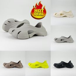 2024 Blcg Mould thong sandals designer slippers summer light luxury fashion sandals platform slippers black yellow beige beach shoes slippers home casual pqd