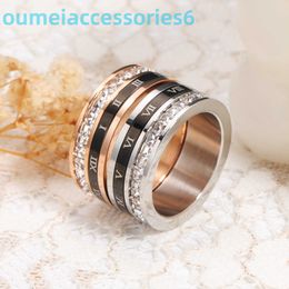 Original Designer Fashion Trend Band Rings Niche Light Roman Digital Single Row Diamond Titanium Steel Womens Ring with Rotatable Accessories Straight