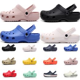 men women designer slippers Sandals Buckle classic men triple black white Waterproof Shoes Nursing Hospital