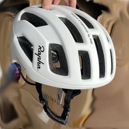 AIR Ultralight Cycling Helmet Men Women Intergrally-Molded MTB Bicycle Helmet EPS Mountain Road Bike Helmet 54-59cm casco cap 240311