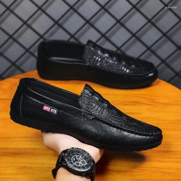Casual Shoes Spring Footwear Trend Crocodile Bean Men Take Lazy Loafers M954