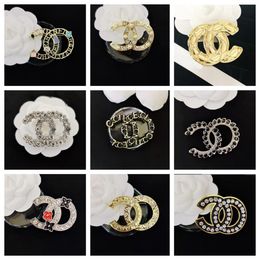 20style Designers Brooches Fashion Womens Brand Double Letter Diamond Insert Brooche Sweater Suit Pin Clothing Jewellery Accessories