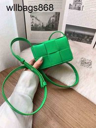 Cassette Venetaabottegs Bag Female Handbags Designer Waist Messenger Small Square Green Woven Mini Shoulder Crossbody Leather