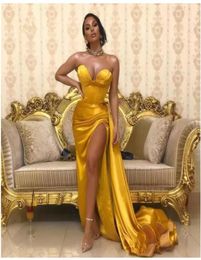 2022 Yellow Gold Sweetheart Satin Mermaid Split Long Prom Dresses Black Girls Ruched Formal Sweep Train Formal Party Evening Gowns7383091