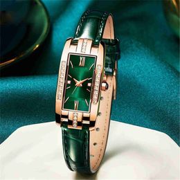 Live broadcast of Tiktok fashion luxury watch womens watch square small green watch rhinestone