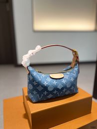 Erken Bahar Model Tote Torba Tasarımcı Çanta Denim Koltuk Altındaki Çantalar Öğle Yemeği Kutusu Çantası Kadın Cadılar Bayramı Omuz Crossbody Paketi Akşam Çantaları M82949