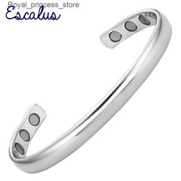 Charm Bracelets Escalus Fashion Pure Copper Magnetic Bracelet Suitable for Women and Healthy Men Silver Charm Round New Bracelet Q240321