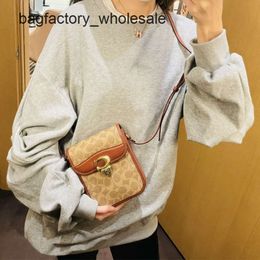 Counter High Quality Luxury Explosive Shoulder Fashion Bag Olay Womens Bag New Coating Old Flower Single Shoulder Crossbody Studio Metal Lock Phone Bag