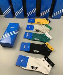 Mens Socks Sezon 6 kaykay moda mektubu baskılı çorap spor çoraplar hip hop spor nakış unisex çorap müret