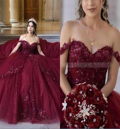 2023 Burgundy Tulle Prom Quinceanera Dresses Off The Shoulder Floral Flowers Lace Applique Beads Princess Layers Sweet 16 Dress Gr3552159
