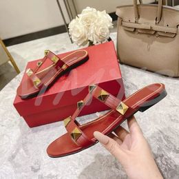 High Heeled Slippers Luxury Brand Sandals Designer Shoes Womens Studded Heels Vacation Travel Leather Flats Shoe